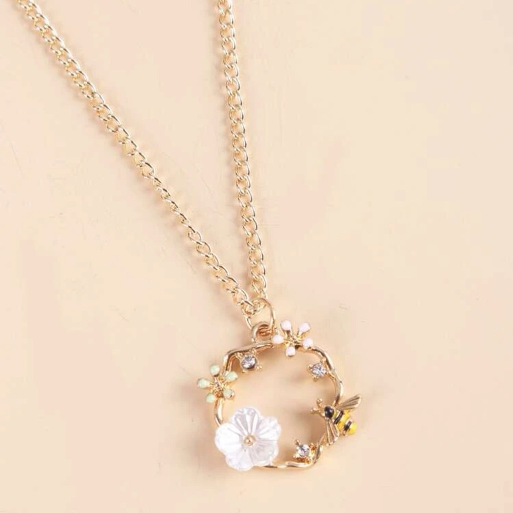 3/$30 NEW! Rhinestone Flower Pendant Necklace Bee Dainty Cute Charm